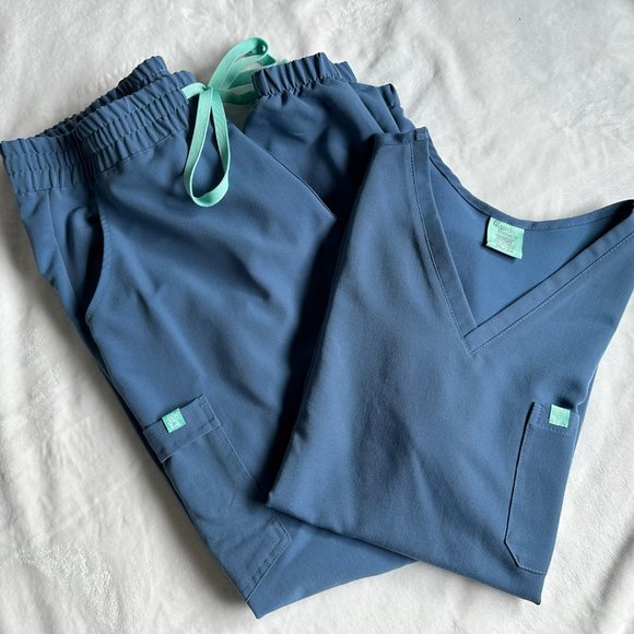 Garde Malade Scrub Set - Bleu - Picture 1 of 6